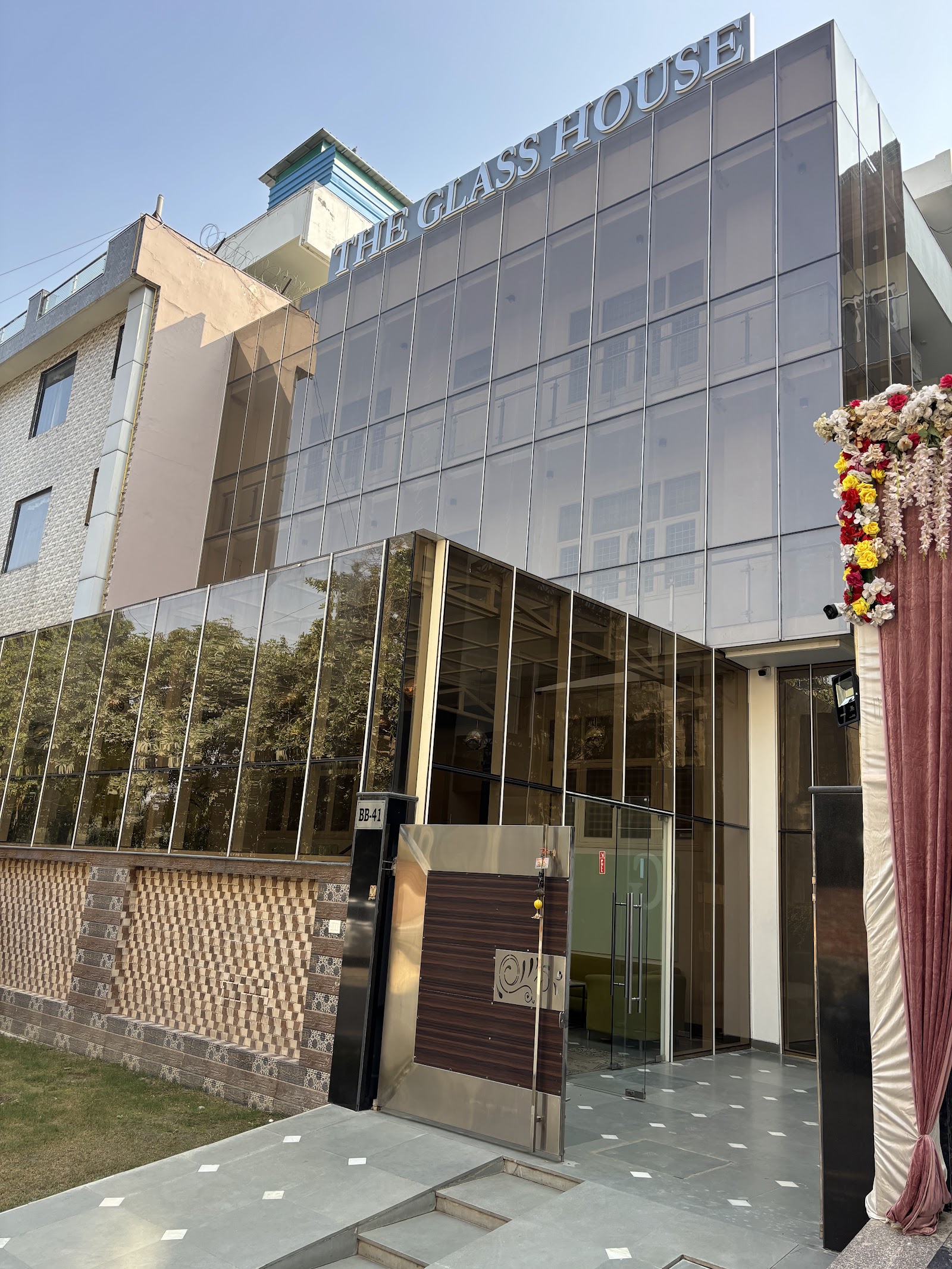 Hotel The Glass House exterior