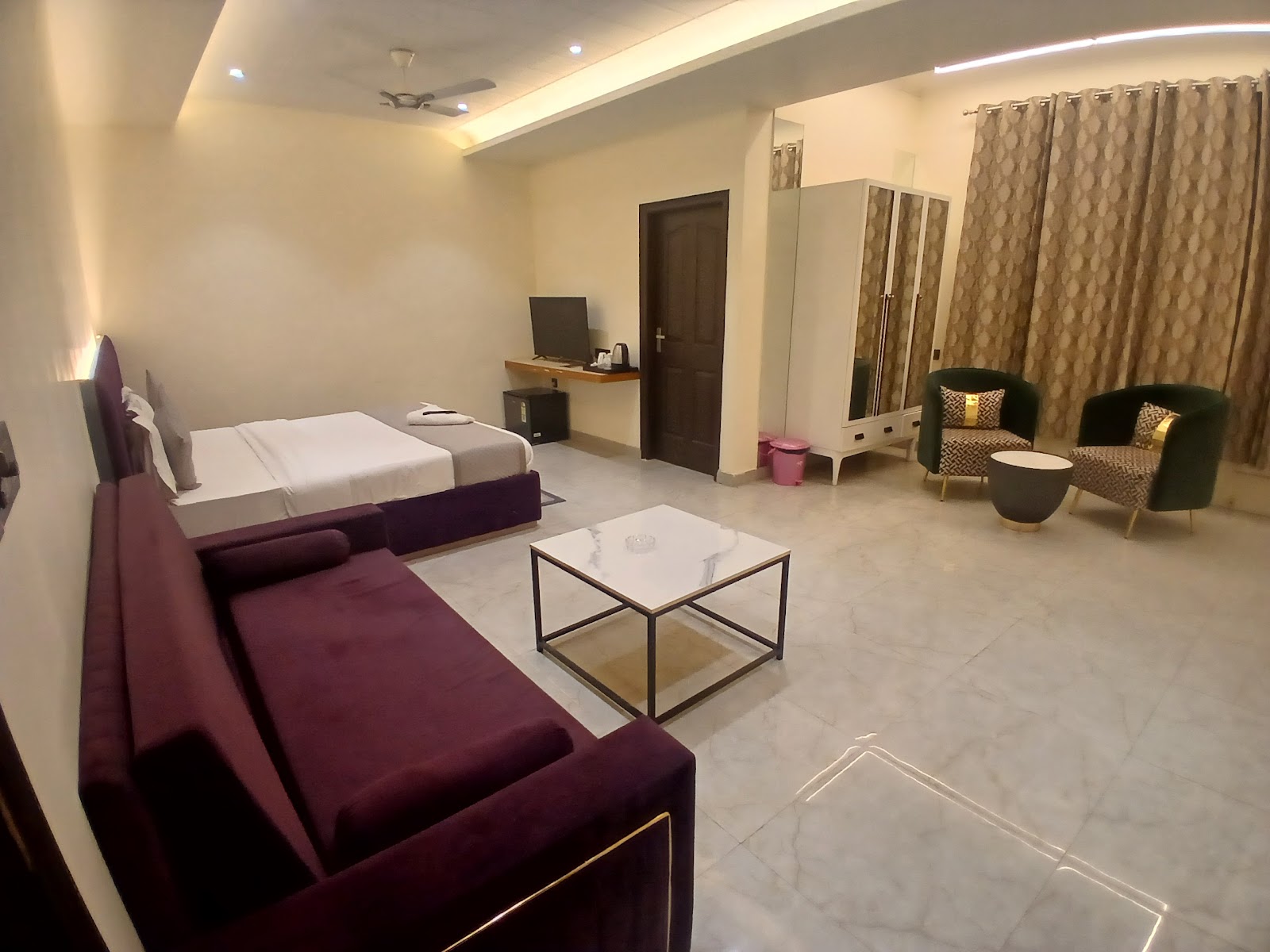 Grand Glass Suite — view 2