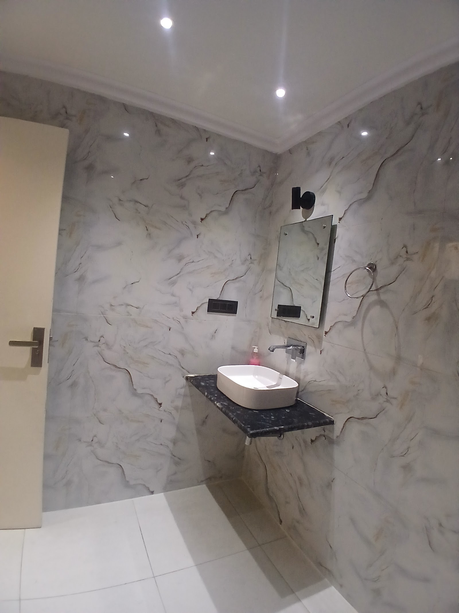 Superior King room interior
